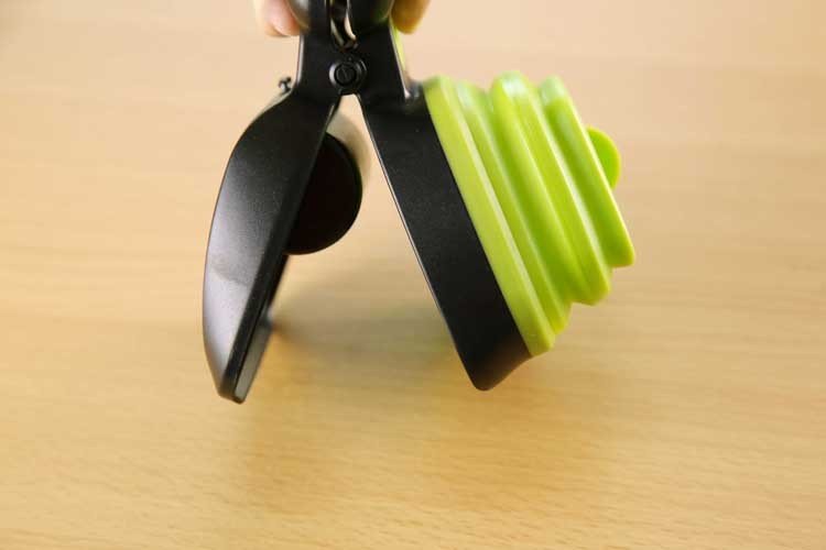 Dog Pet Travel Foldable Pooper Scooper With 1 Roll Decomposable bags Poop Scoop Clean Pick Up Excreta Cleaner Epacket Shipping - key words